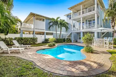 Bienvenue condo condo loin de la plage w / piscine privée et plus encore!