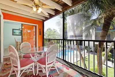 Image de Charmant condo w \/ piscine partag��e, deux lanais - marcher jusqu'à la plage, manger, faire du shopping!
