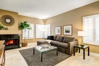 Image de Suite Escape @ Tustin Ranch! Tout neuf! Corporate, séjour prolongé!