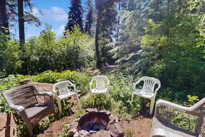 Image de Cabine pour chien avec vue sur le lac, grand espace extérieur