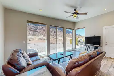 Image de Désert tranquille maison w / bain à remous privé et de superbes vues - près de Arches