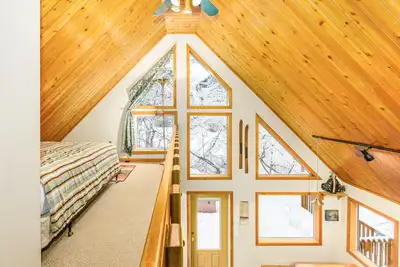 Image de Chalet confortable w / bain à remous privé et vues-marcher sur les pentes, les chiens sont les bienvenus