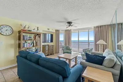 Image de Fabulous Oceanfront 4 Chambres South Shore Villas Condo, 704