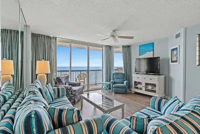 Image de Spectaculaire 3 Bedroom Oceanfront Condo, AshWorth 1507!