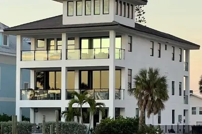 Image de Black Pearl Amazing Luxury Pier area Pool Home