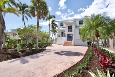Image de Dock Holiday Magnificent Bayfront Escape