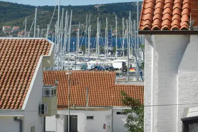 Appartement d'une chambre avec le balcon et la vue sur le mer Biograd na Moru, Biograd (A-15770-a)