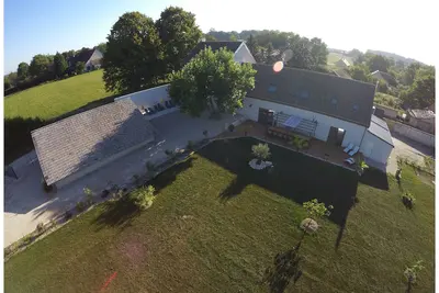 Image de Superbe maison, jardin-piscine intérieure privée en Bourgogne- 16 pers et +