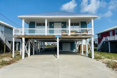 Image de Tarifs réduits en octobre, novembre, décembre! ! 50 mètres de la plage! ! 4 Bd 3 Bth! !