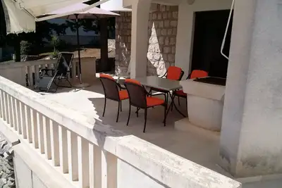 Image de Appartement de deux chambres prés de la plage Lukoran, Ugljan (A-8494-b)