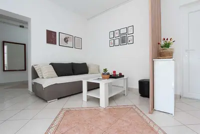 Image de Rozi Comfort Two-Bedroom Apartment with Balcony (veliki)
