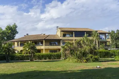 A 30m de la plage, appartement avec grande terrasse-réduction 25% juin et 10%sep
