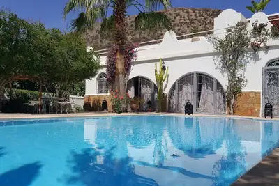 Image de Villa, Piscine Privée, chauffée, Hammam, Bar, 4x4 sable, Pistes, Buggy, Bateaux.