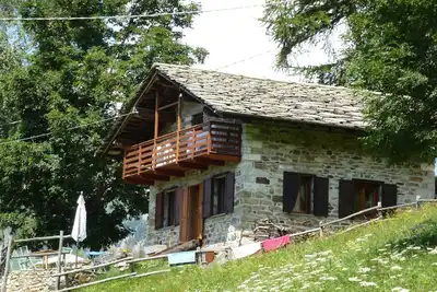 Image de Ravissant petit chalet dans les alpages