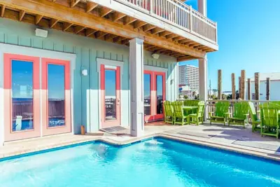 Image de 8bd / 8. 5ba Sea Glass Beach House! Ascenseur, piscine privée, cuisine double!