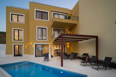 Image de Beachfront Apartment Lemonade with Pool Vii