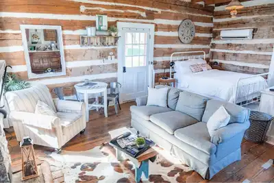 Image de Cette cabane est 1 des 3 propriétés à louer dans la pittoresque ferme Muletown.