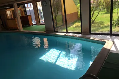 Image de Grande chambre climatisée de 1 à 4 pers avec accès à la piscine collective