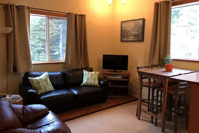 Image de Lumineux, ouvert studio Girdwood