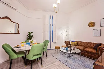 Image de Sweett | Urgell - Trois Chambres Appartement, Couchages 8