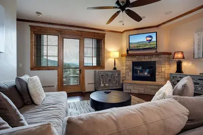 Image de Hm5b by Mountain Resorts: condo de luxe à quelques pas de Mountain Village