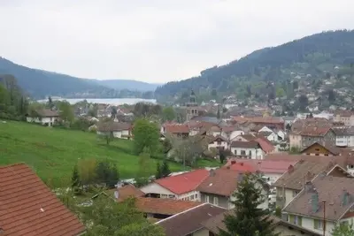 Image de Loue Chalet  proche des pistes de ski, vue lac ( 4 à 5 personnes)<br>