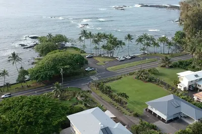 Image de Meilleur Hilo Beach Park House. 6 Bdr \/ 5 Bains. 20 personnes. Nouveau au parc Richardsons.