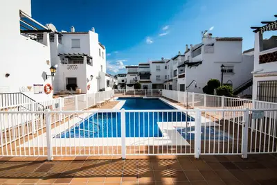 Image de Appartement en bord de mer à côté du port de Duquesa