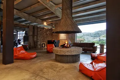 Image de piscine privée et airco dans un superbe loft design / art dans la campagne de Montalcino