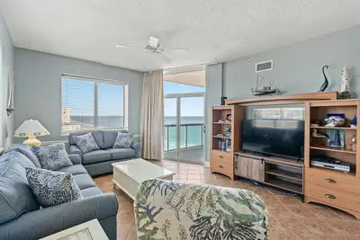 Image de Incroyable 2 Chambres Penthouse Oceanview, Crescent Keyes Ph 11!