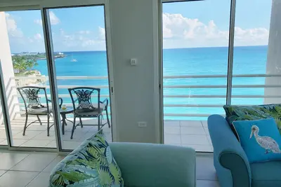 Image de Superbe plage Fr. Penthouse \/ Nouveau Furn. \/ Rainbow Club