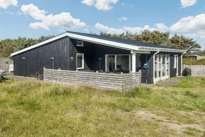 Image de Maison de vacances pour 10 a Harboøre-By Traum