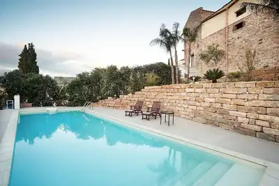 Charming house with shared pool - Titi