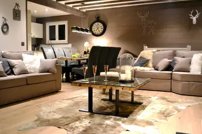 Image de Luxueux chalet calme idéalement situé à -10mn à pied\/ pistes ski alpin Classé 4*