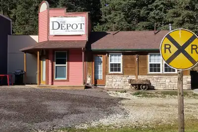 Image de Le dépôt à Mad Mountain Hébergement, belle Black Hills près de Deadwood / plomb