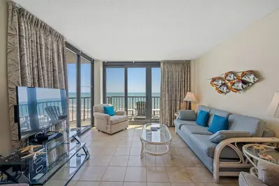 Image de Crescent Sands B6 -exceptionnel Oceanfront Condo!