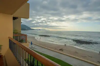 Image de Amazing 3 Br Paradise à quelques mètres de l'océan. Vues panoramiques à 180 degrés