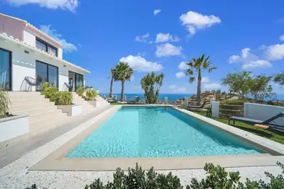Image de Villa à Coveta Fumá avec vue sur mer et piscine