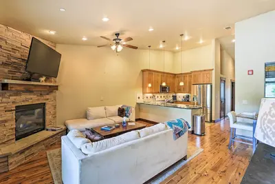 Image de Élégant Frisco Condo w / bain à remous privé et Mtn Vues