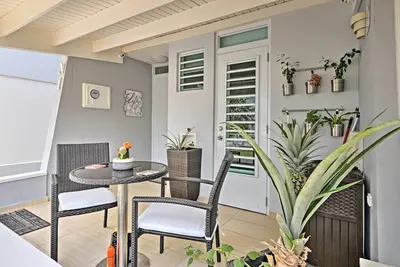 Image de Dorado Villa w \/ Pool Access - Walk to Beach!