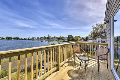 Image de Nouveau! Waterfront Portsmouth House - De minutes à Newport