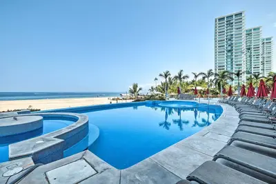 Image de Oceanfront Resort Condo w \/ Superbe vue sur la plage!