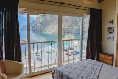 Image de Sunrisehouse, un contraste parfait entre la mer et la montagne! Vue imprenable