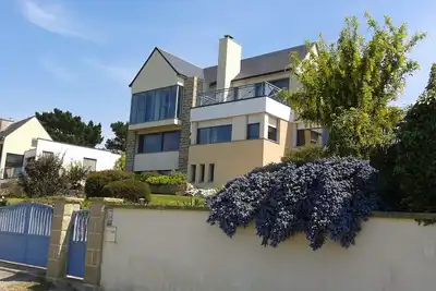 Image de Villa vue sur mer avec maison d'amis, piscine couverte et chauffée