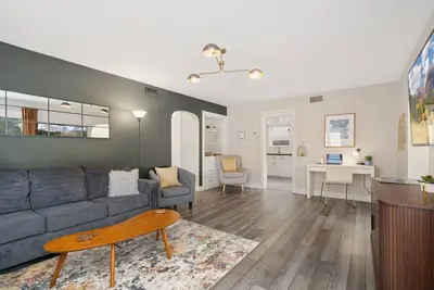 Image de Beau bungalow à côté de vélos de croisière Csu -Free