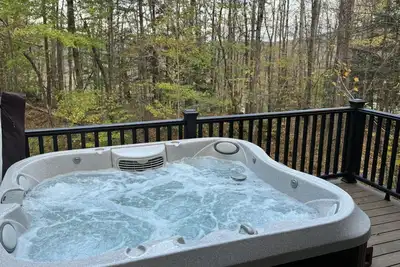 Image de Chalet de ski des années 70 avec bain à remous sur la montagne Okemo!