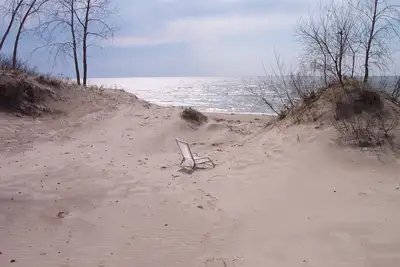 Image de Lac Ontario-Est, 10 personnes, plage, 2 kayaks, foyer, barbecue au gaz, cour, porc