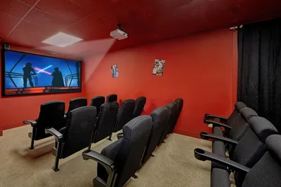 Image de A ++ Location! ! 8/8 Théâtre de 20 places, Table de billard Table de baby-foot Hottub Arcade view!