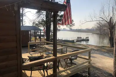Image de ♦ Cabine du bord de l'eau B & R # 2 ♦ ️ Lac Livingston, Onalaska, Texas