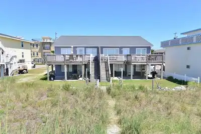 Image de Hazel'S Child Ii Beach House * Direct Oceanfront * Superbes vues sur l'océan et la jetée!